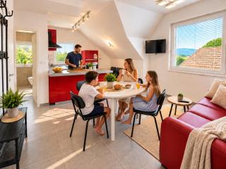 The River House - 8