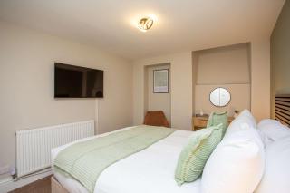 The Old Bank Vacant Nests Spacious 5BR - 9