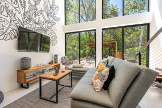 Casa Teca in Surfside with Pool near Beach - 1
