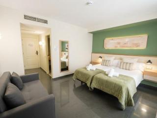 UP Hotel Velilla - 7