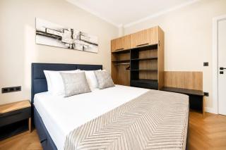 Luxury 3-Bedroom Oasis with Parking near NDK by Flat Manаger - 2