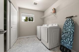 4 BR - BBQ - Games - Outdoor Space - Spanaway - 1