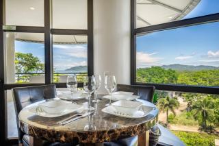 Spacious Ocean View Condo, Luxury in La Perla - 5