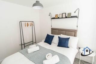 Davies House 3 bed 3 bath sleeps 6 parking garden - 4