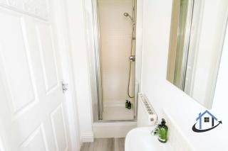 Davies House 3 bed 3 bath sleeps 6 parking garden - 2