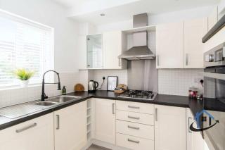 Davies House 3 bed 3 bath sleeps 6 parking garden - 1