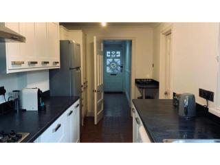 Quiet 4-Bed Cardiff Home Near Roath Park - 5