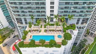 Prestigious 5-star Brickell condo w/ parking! - 5