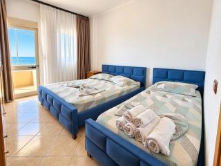 Gusti SeaView Apartment - 1
