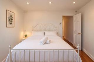 House near Montreal | 6 bdr | 14 guests | 4 bath - 3