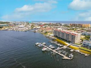 Palm Court Yacht Club 604 - 6