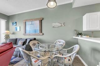 Palm Court Yacht Club 604 - 1