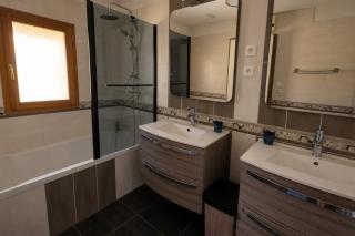 Maison des Cimes Mountain Ski & Hike - 5