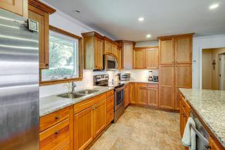 Direct Lake Access! Greers Ferry Home w/ Game Room - 7