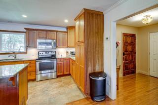Direct Lake Access! Greers Ferry Home w/ Game Room - 1