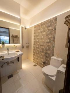 Two Bhk Luxurious Appartment available near to sixth road - 7