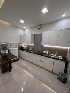 Two Bhk Luxurious Appartment available near to sixth road - 4