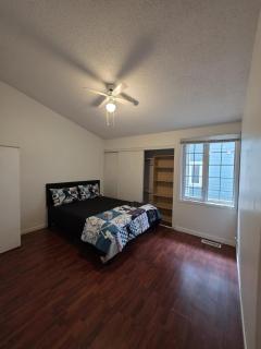 Spacious 3-bedroom, 2-bathroom home in DT yellowknife heated hot water all facilities - 1