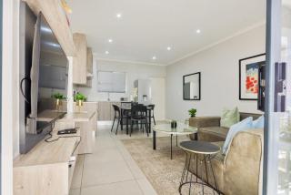 Sandton Grand 2-bed at Middle 2 - 2