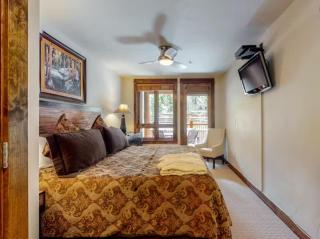 Ski In, Ski Out 2 Bedroom At Snowflake Chairlift - Bluesky Condos - 2