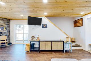 Waterfront Escape on Long Lake! Ski, Paddle + Play - 5