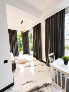 Modern Premium Apartment in Private Building with Free Parking - 7