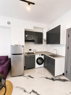 Modern Premium Apartment in Private Building with Free Parking - 4