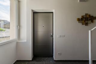 KeyRoom Patio & Parking near Lake Como - 5