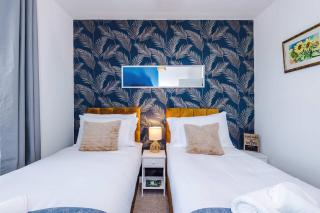 2 Bedroom Apartment in the Centre of Buxton, Peak District - 7