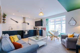 2 Bedroom Apartment in the Centre of Buxton, Peak District - 3