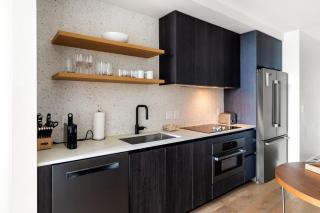 Rainey Street King Suite l Rooftop Pool l ACL x F1 - 4