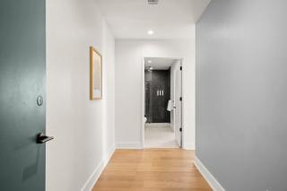 Rainey Street King Suite l Rooftop Pool l ACL x F1 - 2