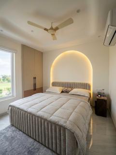 Sky Panoramic Green View Luxury Condominium 1BHK - Nova Deli - 9