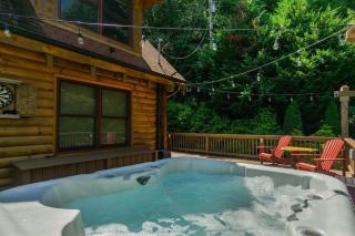 Dreamy Mountain Getaway~Hot Tub~Old Oak Lodge - Waynesville - 8