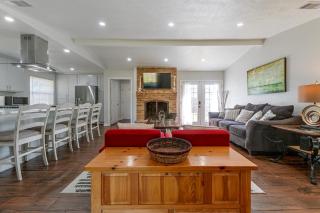Stay Near All Family Entertainment in Dallas - 6
