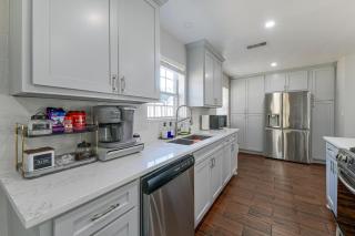 Stay Near All Family Entertainment in Dallas - 2