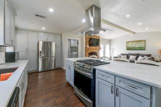 Stay Near All Family Entertainment in Dallas - 1
