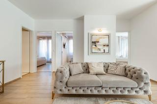 Dioro Luxury Residence - Free garage parking - 3 separate bdr - 2bathr - AC - Self check-in - 9