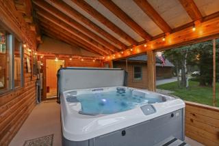 Buffalo Bliss - 18 Guests, Magical Riverfront Cabin, Peaceful, Fire Pit - 9