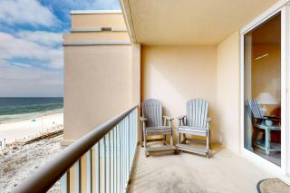 Beachfront condo with balcony hot tub pool gym open layout W&D & AC - 0