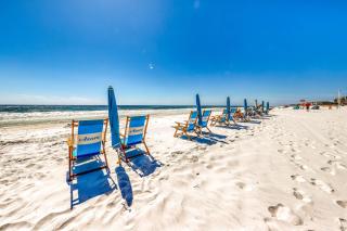 Beachfront condo with balcony hot tub pool gym open layout W&D & AC - 8