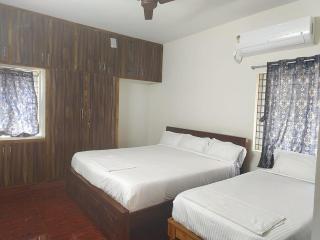 Sri Vaibhav HomeStay , Behind Srinivasam TTD Ticket Counter, Opp BusStand - 1