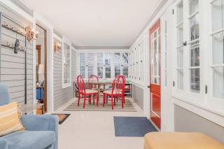 Character Family Home - 3 bedroom 2 bath - 7