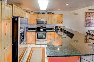 3 Bedroom Plus Loft Condo Near Snowflake Lift At Elk Ridge Townhomes - 1