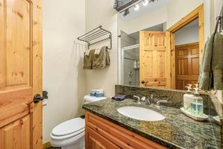 Beautiful 4 Bedroom Townhome Near Snowflake Lift In Breckenridge - 1