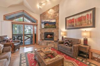 Premier 2 Bedroom Townhome Across From Snowflake Lift - Walk To Lifts - 8