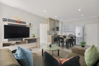 Sandton Grand 1-Bed at Middle - 0