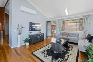 Prime Location 3 Min to Westfield Multi Living - 4