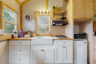 Charming Tiny Home Studio Sleeps 2 - Grill - Porch - 3