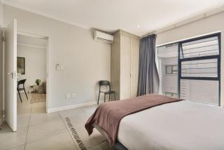 Sandton Grand 1-Bed at Middle - 8